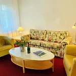 Haus Kastell - Strandglueck 아파트 제바트헤링스도르프
